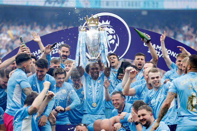 米兰、那不勒斯本轮双双不胜！国米若取胜将逆袭登顶意甲（米兰、那不勒斯本轮皆失分，国米若告捷有望反超登顶意甲）