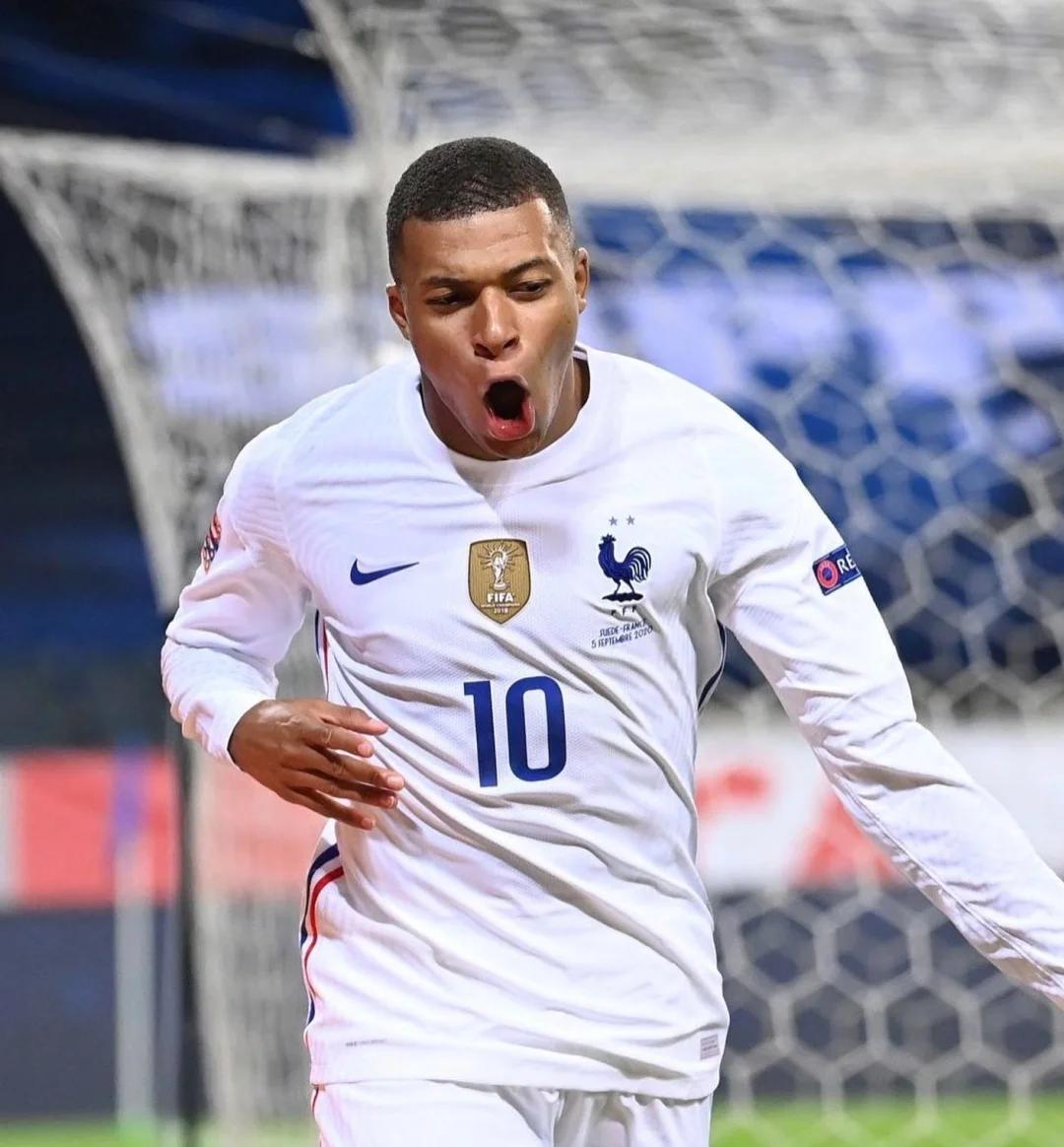 哈兰德26岁之前欧冠已打入54球，仅次于梅西