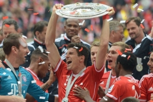 北京市足协贺信：国安用金灿灿的奖杯回应了首都广大球迷的期待（北京市足协发贺信：金杯见证国安兑现京城球迷期待）