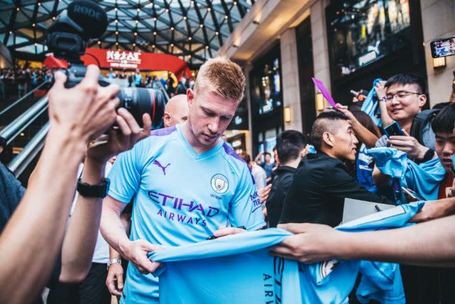 欧冠淘汰赛前瞻：曼联对阵巴黎,（欧冠淘汰赛前瞻：曼联迎战巴黎圣日耳曼）