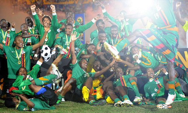 前队友：梅西教会我怎么踢球！有时我还被他怒吼！（前队友：梅西指点我踢法，有时也会对我怒吼）